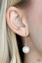 Load image into Gallery viewer, Welcome To Wall Street - Necklace