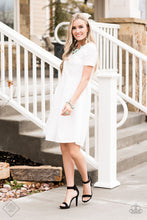 Load image into Gallery viewer, Glimpses of Malibu - Complete Trend Blend - April 2020