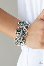 Load image into Gallery viewer, Floral Flamboyancy - White - Bracelet
