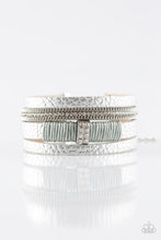Load image into Gallery viewer, Glamor-azzi - Silver
