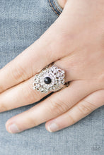 Load image into Gallery viewer, Queen Status - Black
