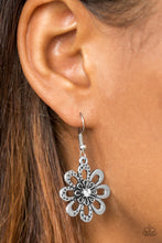 Load image into Gallery viewer, Fashion Floret - White
