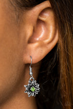 Load image into Gallery viewer, Diamonds and Daisies - Green
