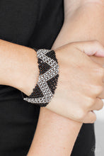 Load image into Gallery viewer, Desert Loom - Black

