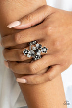 Load image into Gallery viewer, Daisy Delight - Black
