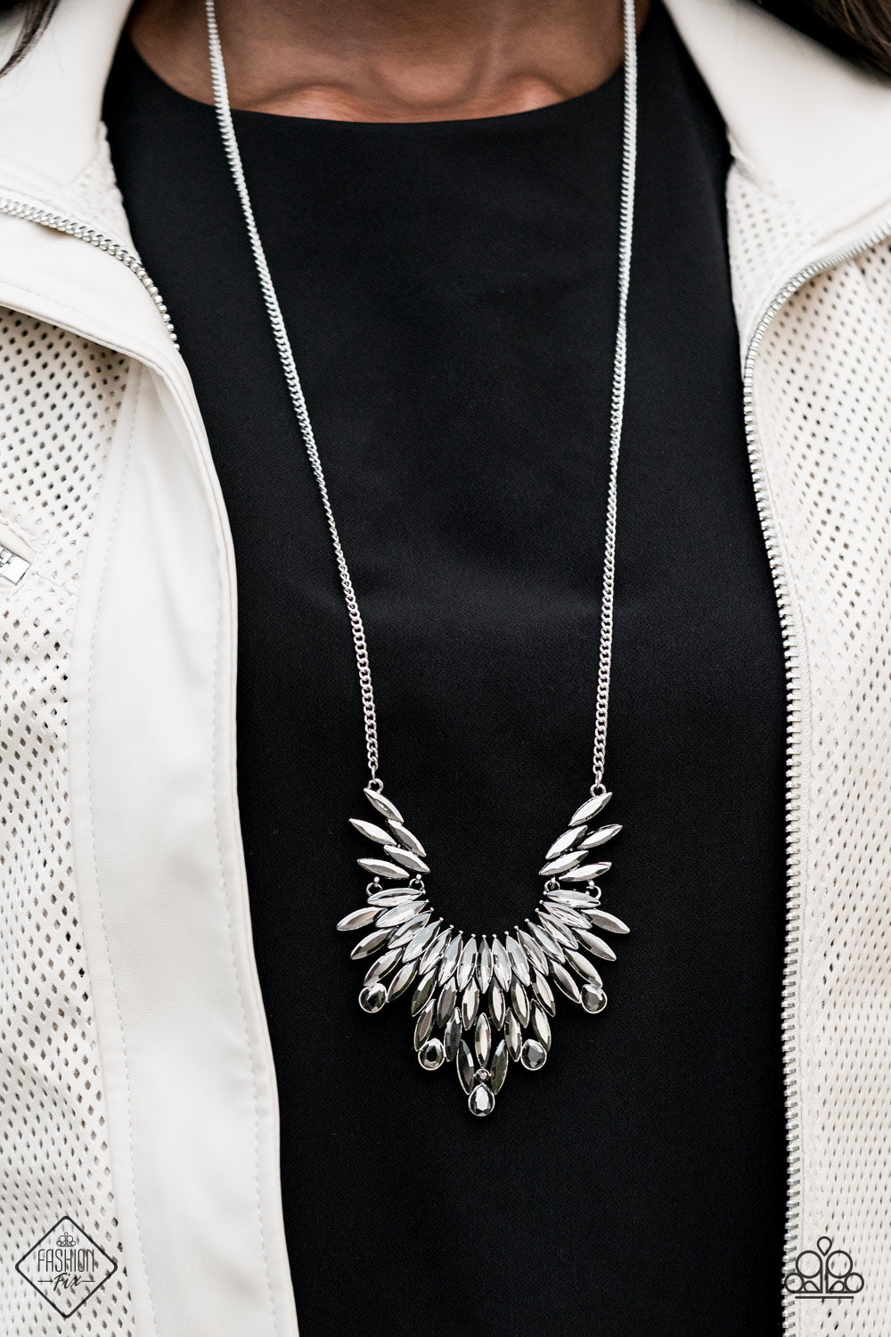 Leave it to LUXE - Silver Paparazzi Necklace