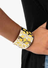 Load image into Gallery viewer, Garden Fiesta - Yellow Paparazzi  Bracelet
